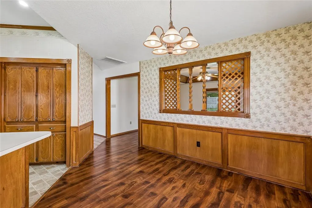 Photo 11 — 10620 Songbird Lane, Midwest City, OK 73130