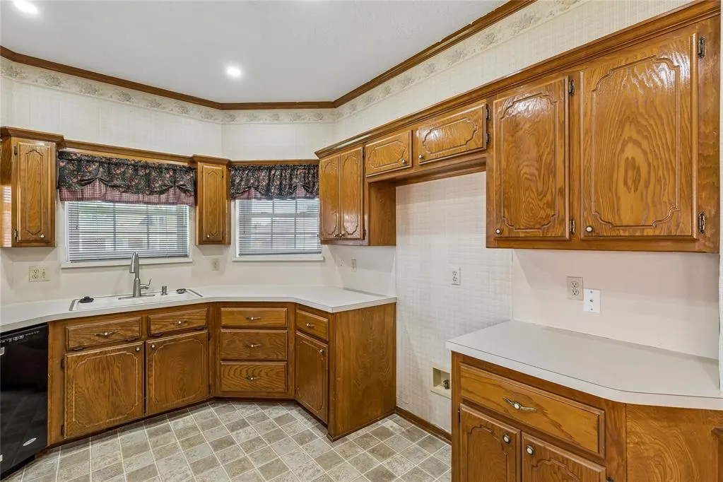 Photo 14 — 10620 Songbird Lane, Midwest City, OK 73130