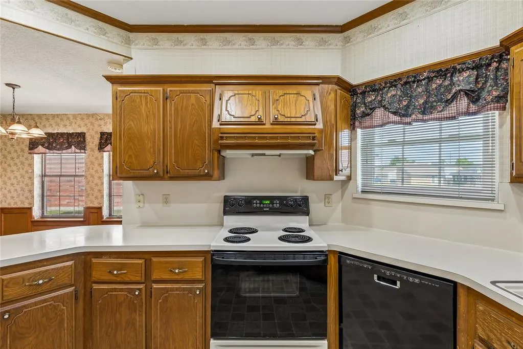 Photo 15 — 10620 Songbird Lane, Midwest City, OK 73130