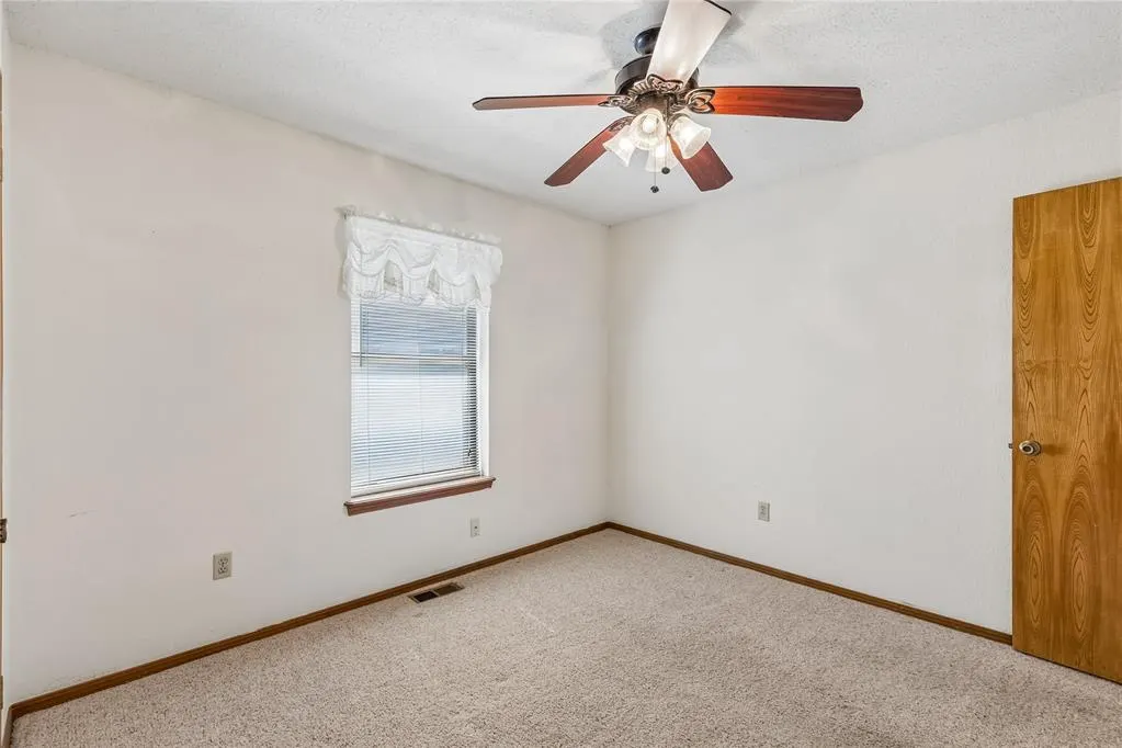 Photo 30 — 10620 Songbird Lane, Midwest City, OK 73130