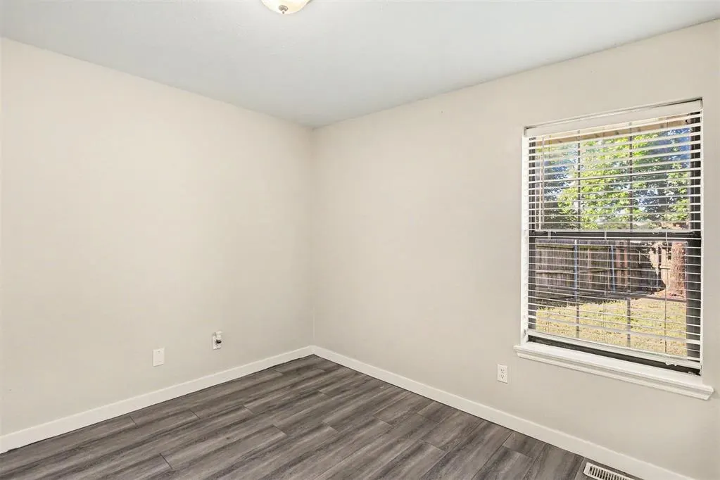 Photo 10 — 2441 E Hills Drive, Moore, OK 73160