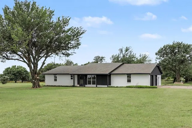 Photo 4 — 1015 N Midwest Boulevard, Guthrie, OK 73044