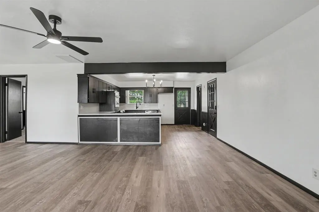 Photo 9 — 1015 N Midwest Boulevard, Guthrie, OK 73044