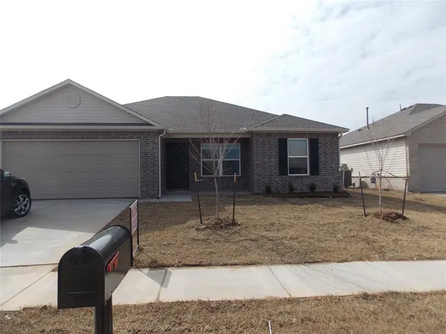 Photo 2 — 1841 Jack Rabbit Lane, El Reno, OK 73036
