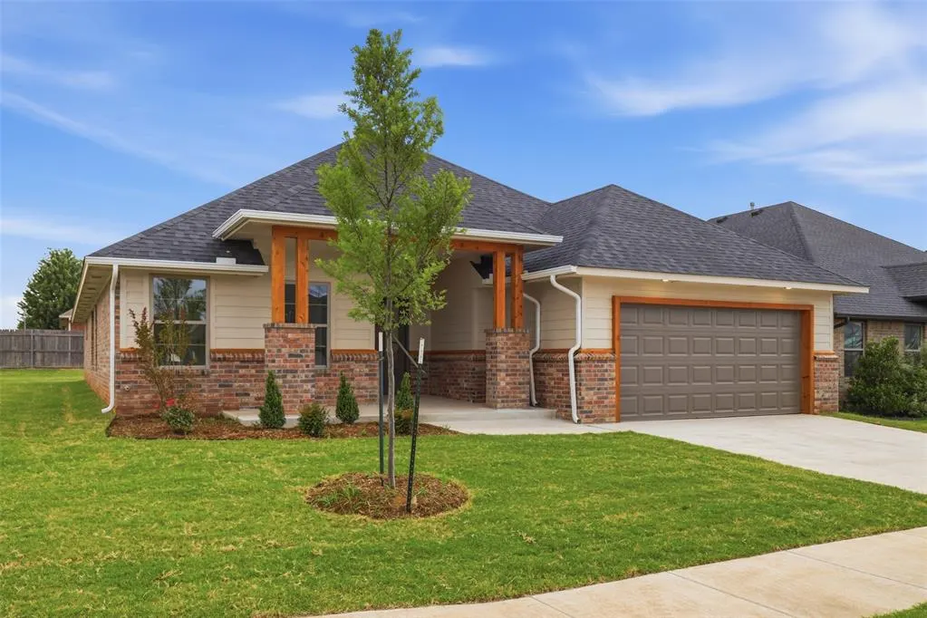 Front exterior — 9033 NW 74th Street, Yukon, OK 73099