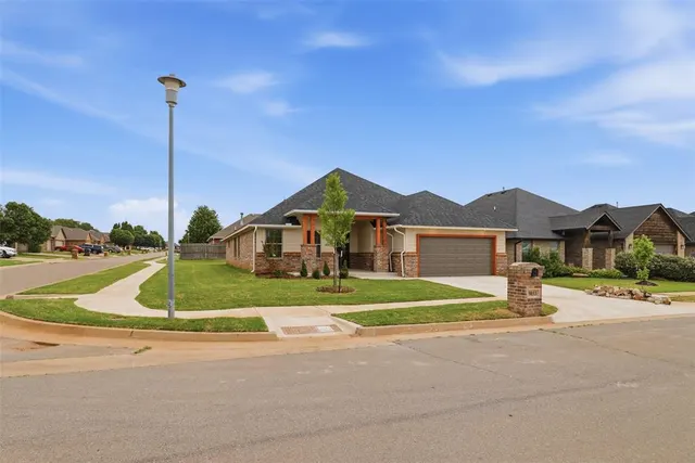 Photo 3 — 9033 NW 74th Street, Yukon, OK 73099