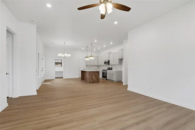 Photo 8 — 9033 NW 74th Street, Yukon, OK 73099