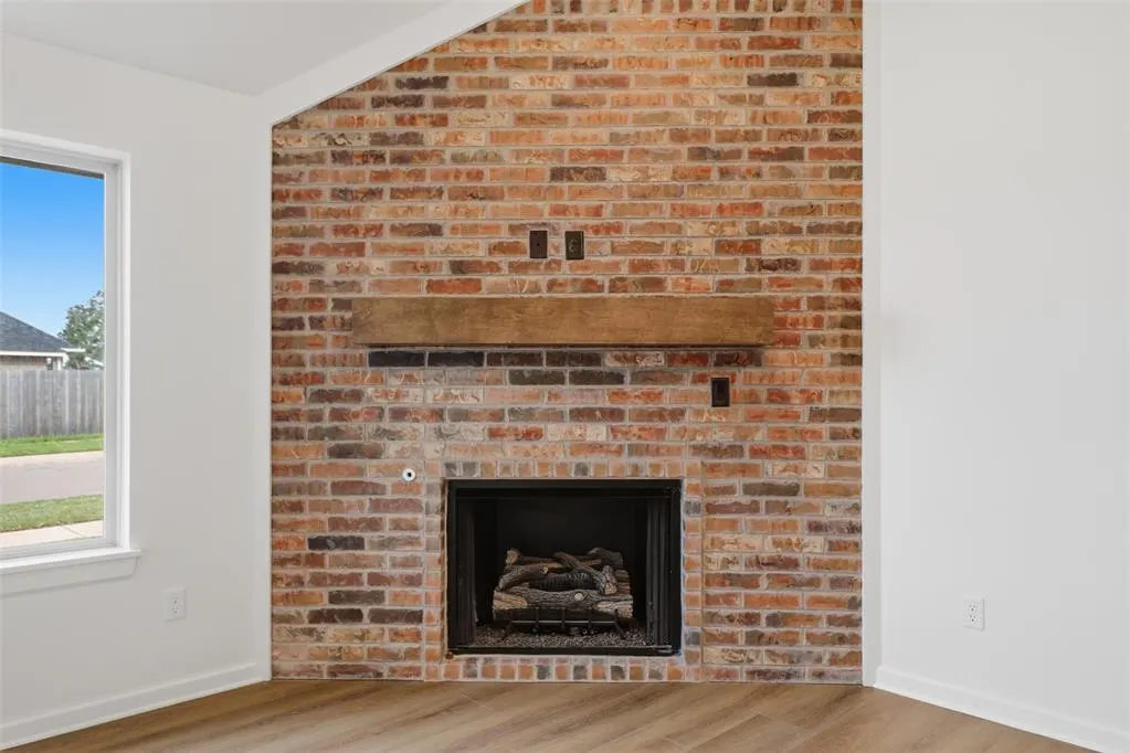 Photo 9 — 9033 NW 74th Street, Yukon, OK 73099
