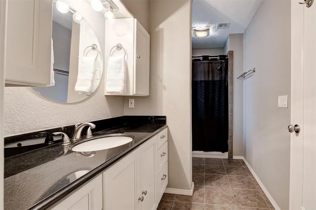 Photo 11 — 6409 N College Avenue, Oklahoma City, OK 73132