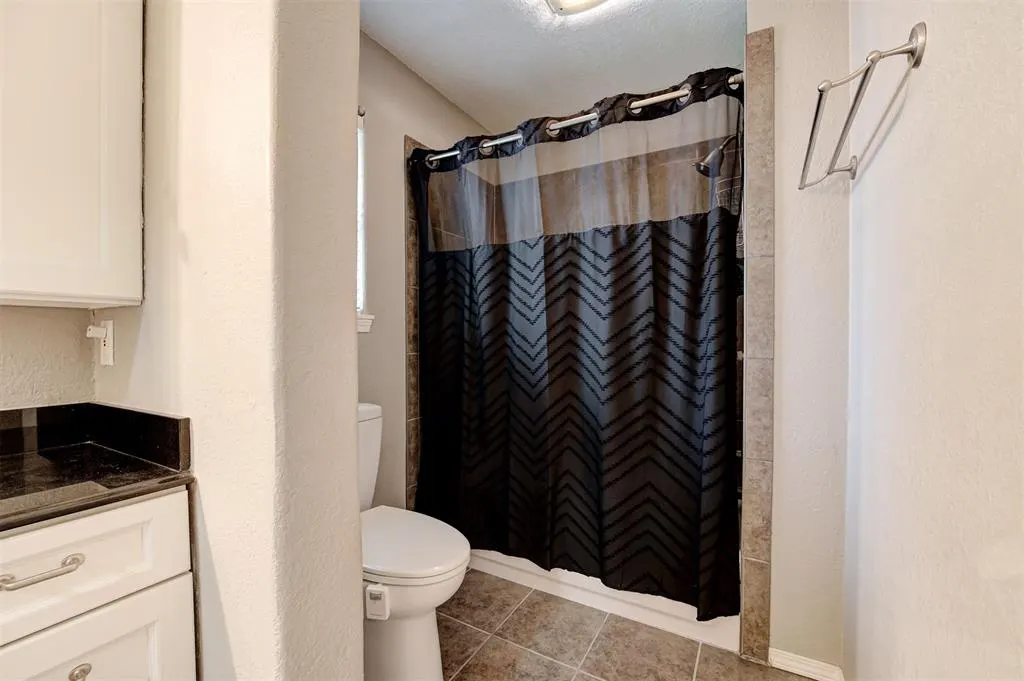 Photo 12 — 6409 N College Avenue, Oklahoma City, OK 73132