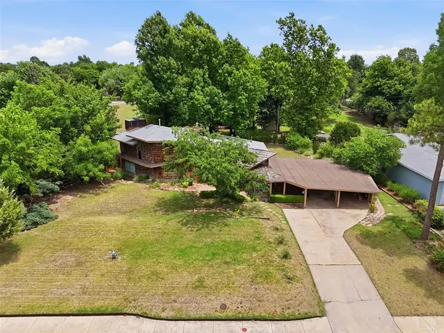 Photo 7 — 4800 N Hammond Avenue, Oklahoma City, OK 73122