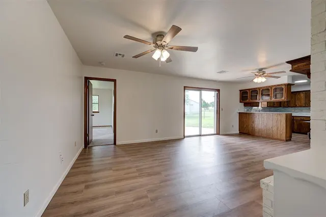 Photo 5 — 6517 S Frisco Road, Mustang, OK 73064