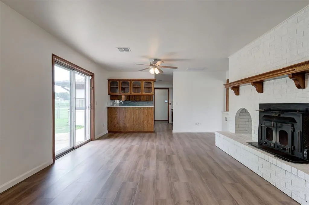 Photo 7 — 6517 S Frisco Road, Mustang, OK 73064