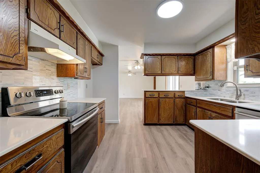 Photo 12 — 6517 S Frisco Road, Mustang, OK 73064