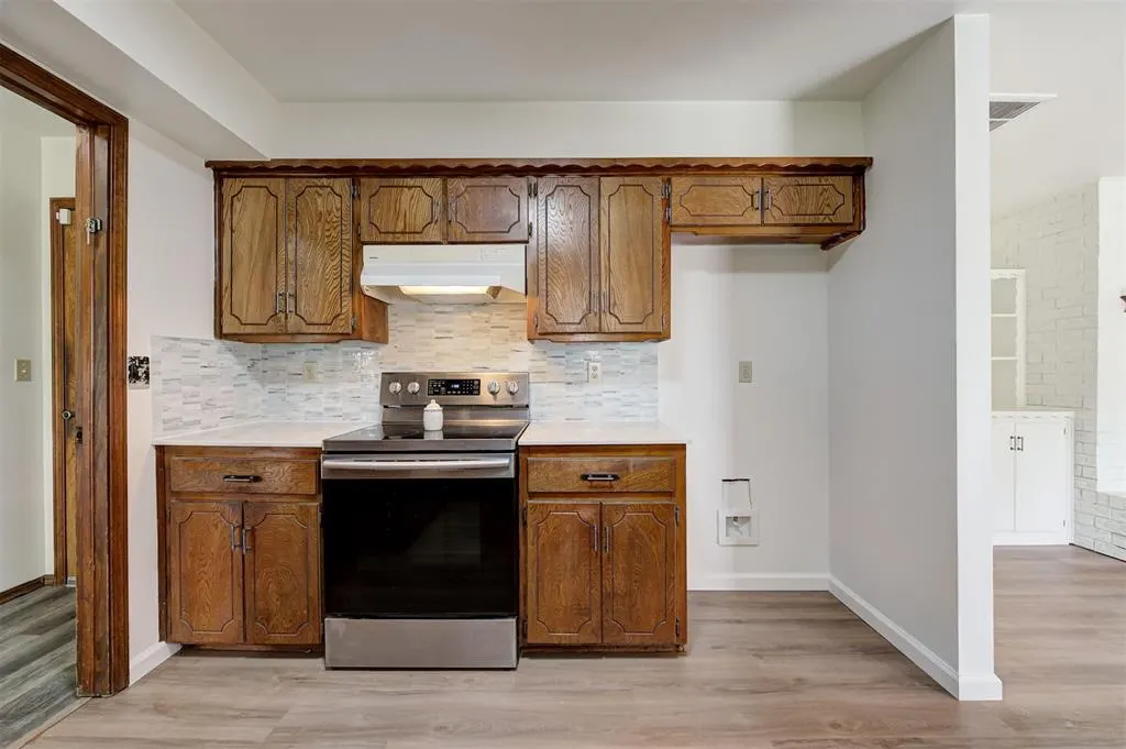 Photo 13 — 6517 S Frisco Road, Mustang, OK 73064