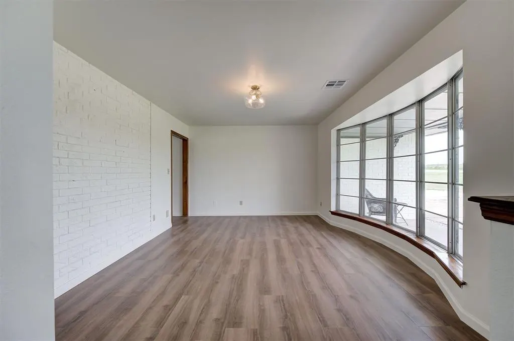 Photo 16 — 6517 S Frisco Road, Mustang, OK 73064