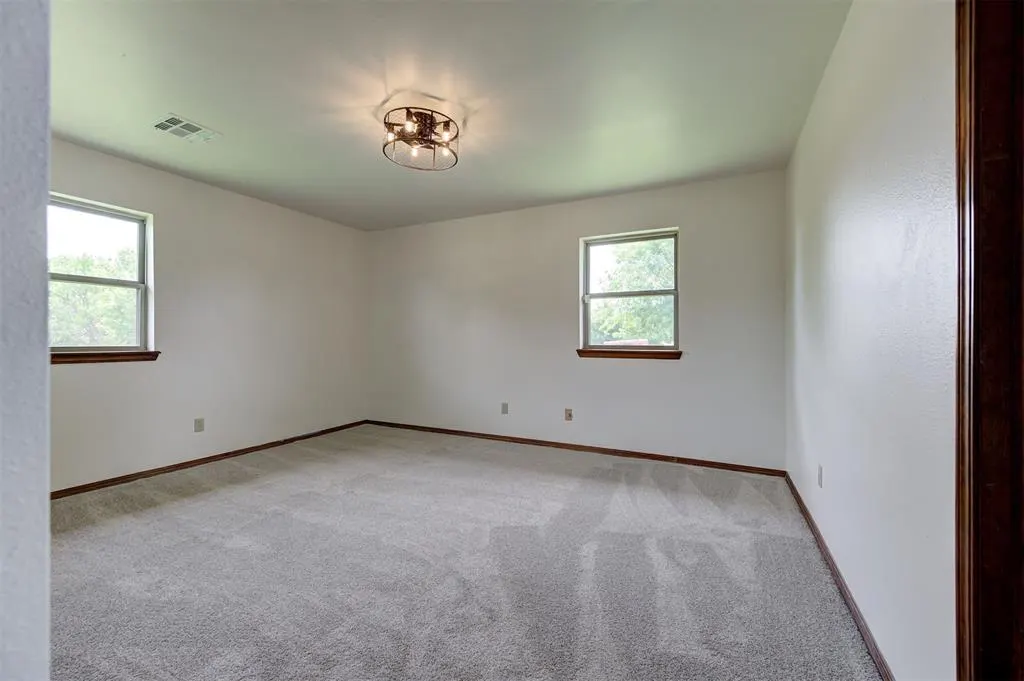 Photo 18 — 6517 S Frisco Road, Mustang, OK 73064