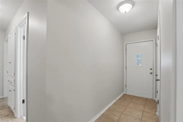 Photo 4 — 405 Meadow Lake Drive, Edmond, OK 73003