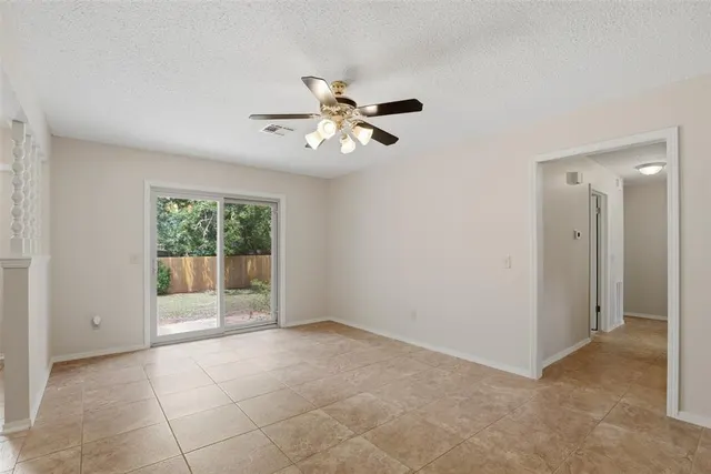 Photo 6 — 405 Meadow Lake Drive, Edmond, OK 73003
