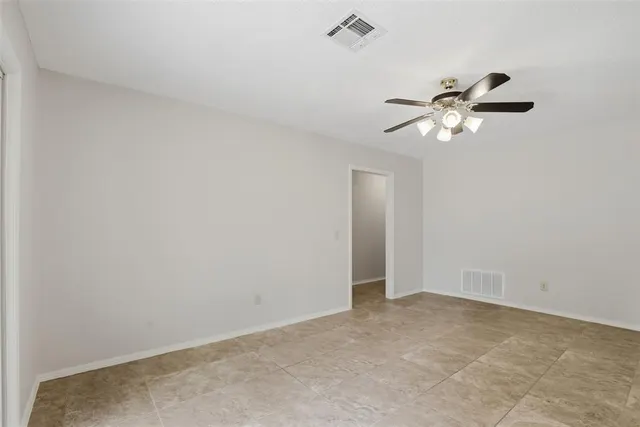 Photo 7 — 405 Meadow Lake Drive, Edmond, OK 73003
