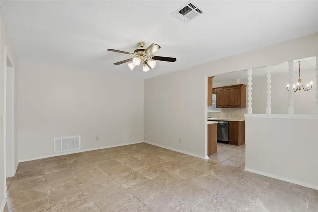 Photo 8 — 405 Meadow Lake Drive, Edmond, OK 73003