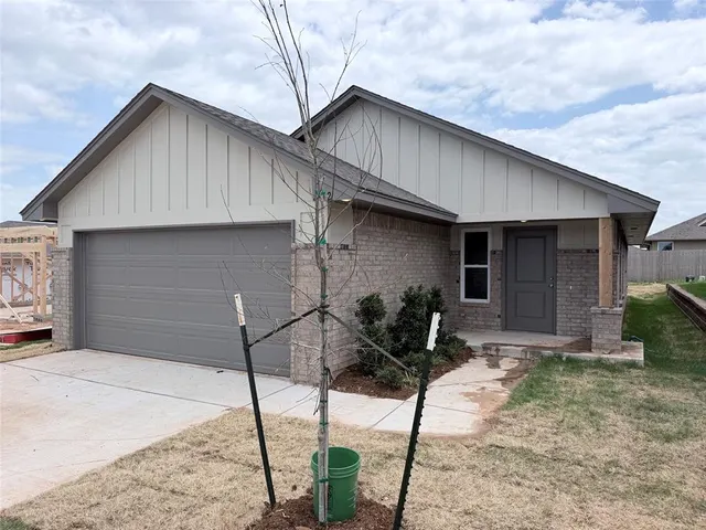 Front exterior — 2912 NW 196th Place, Edmond, OK 73012