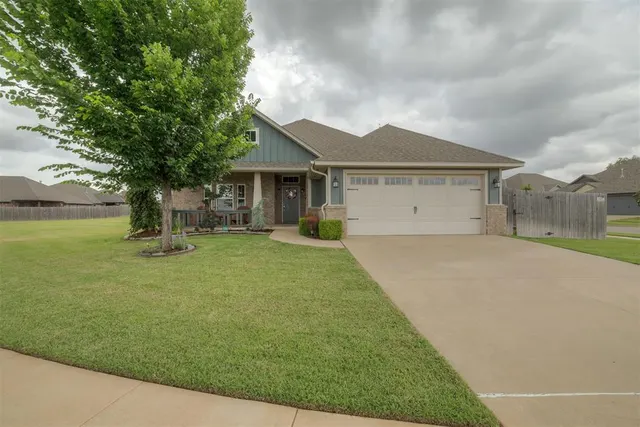 Front exterior — 18500 Summer Grove Avenue, Edmond, OK 73012