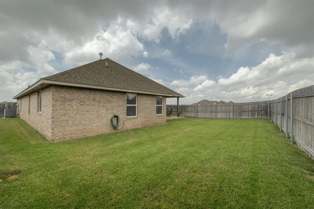 Photo 30 — 18500 Summer Grove Avenue, Edmond, OK 73012