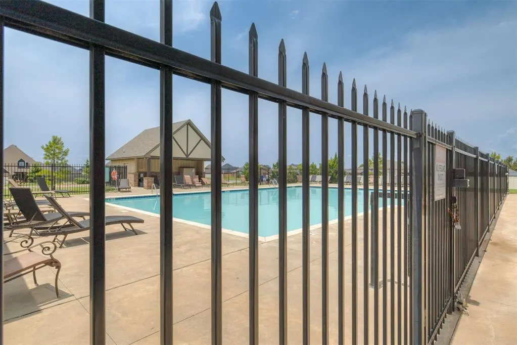 Photo 34 — 18500 Summer Grove Avenue, Edmond, OK 73012
