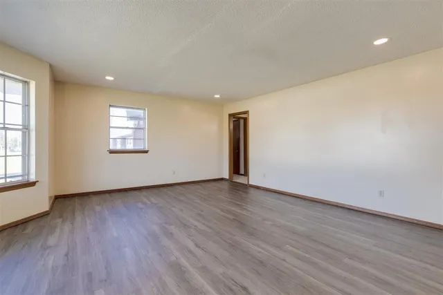 Photo 7 — 2912 N Santa Fe Avenue, Moore, OK 73160
