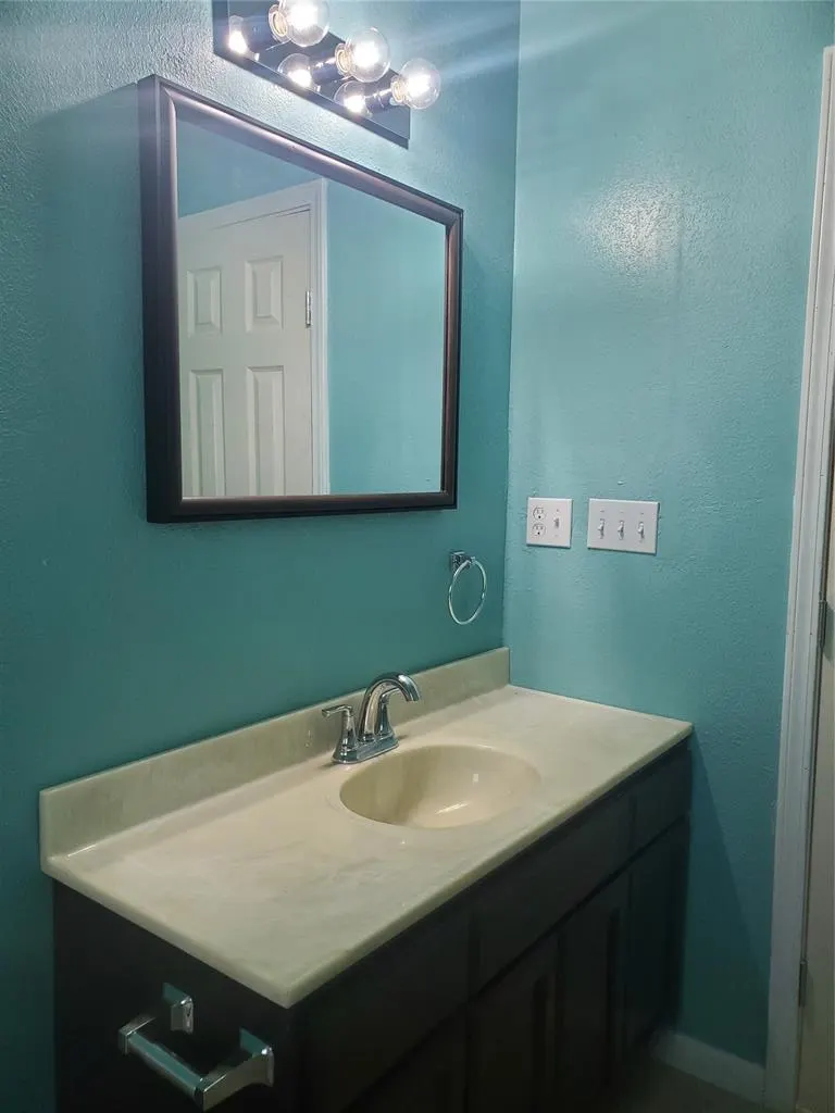 Photo 12 — 204 Denise Drive, Burns Flat, OK 73624