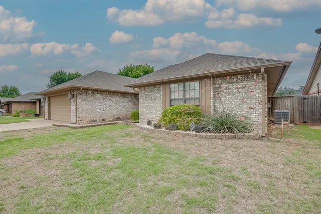 Photo 3 — 8113 NW 118th Street, Oklahoma City, OK 73162