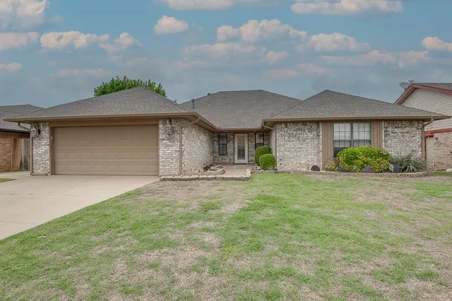 Front exterior — 8113 NW 118th Street, Oklahoma City, OK 73162