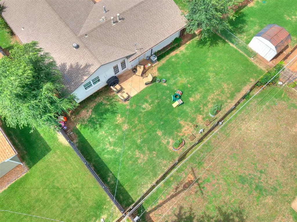 Photo 13 — 735 Sunset Drive, Edmond, OK 73003
