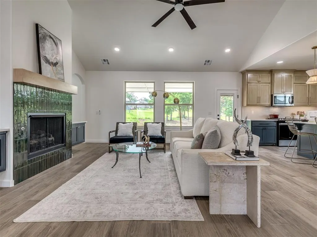 Photo 9 — 10925 Sandstone Ridge Way, Guthrie, OK 73044