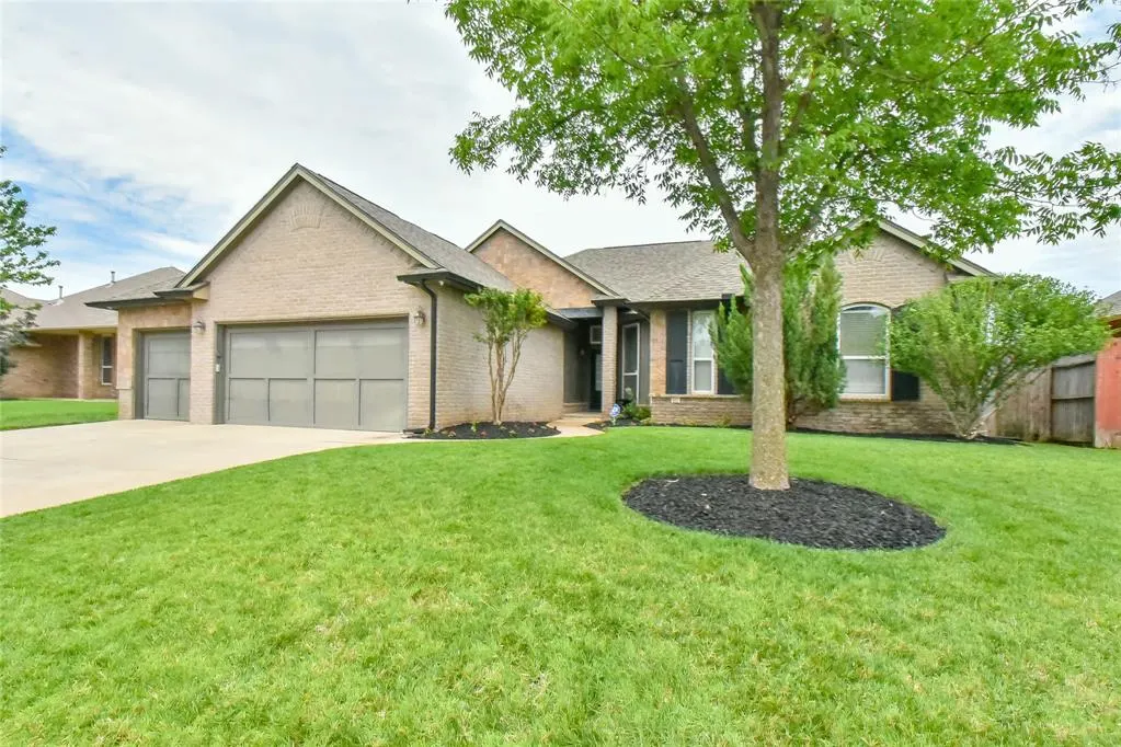 Front exterior — 1713 NW 164th Circle, Edmond, OK 73013