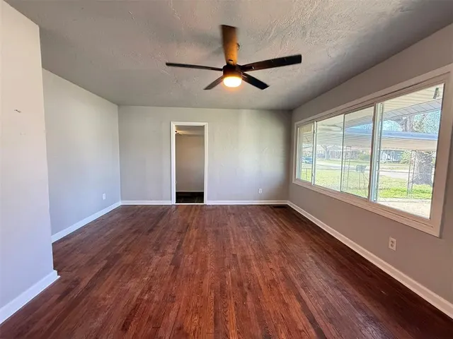 Photo 3 — 532 Showalter Drive, Midwest City, OK 73110