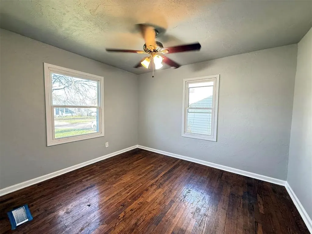 Photo 11 — 532 Showalter Drive, Midwest City, OK 73110