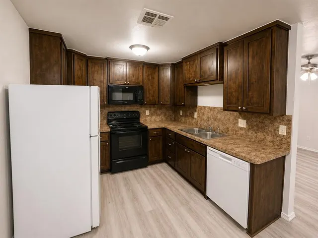 Photo 8 — 1920 NE 24th Street, Oklahoma City, OK 73111