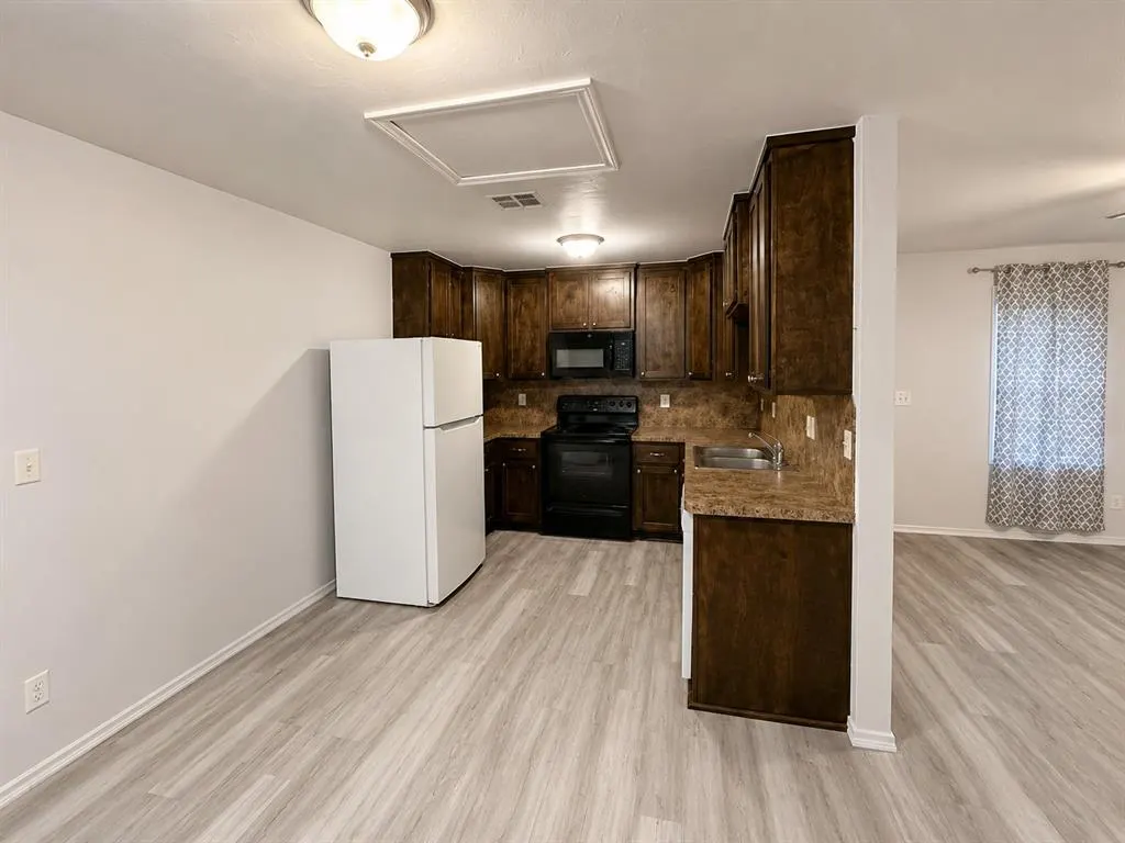 Photo 9 — 1920 NE 24th Street, Oklahoma City, OK 73111