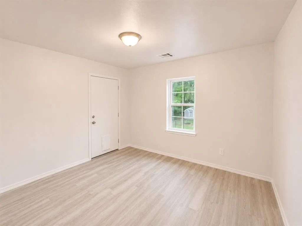 Photo 18 — 1920 NE 24th Street, Oklahoma City, OK 73111