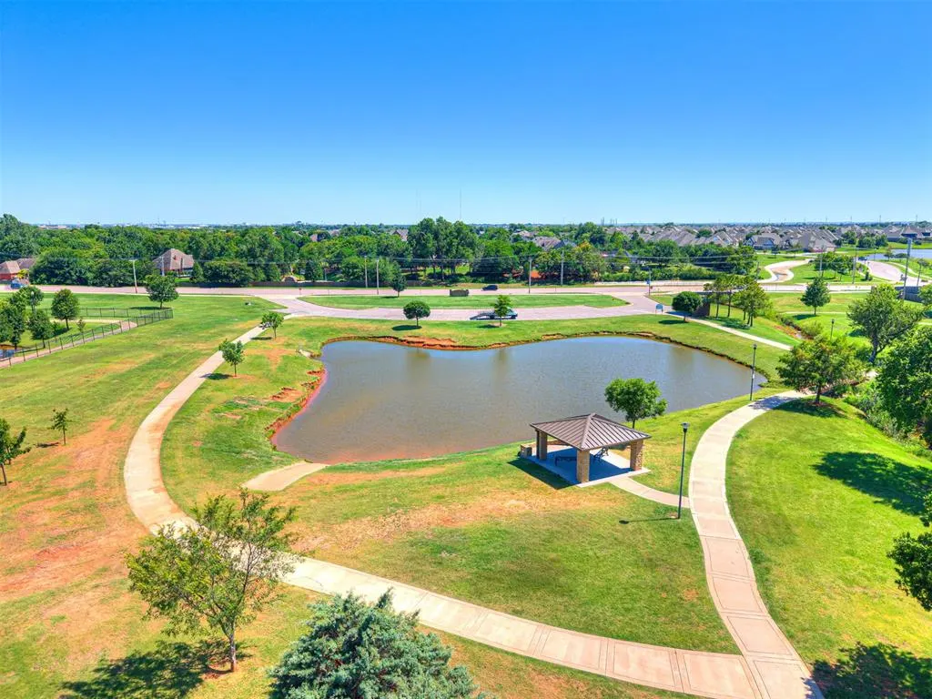 Photo 5 — 1712 SW 33rd Street, Moore, OK 73160