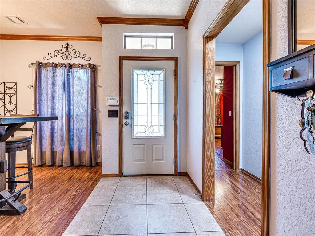 Photo 8 — 1712 SW 33rd Street, Moore, OK 73160