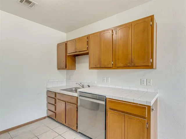 Photo 7 — 1510 Westfield Circle 1512, Norman, OK 73071