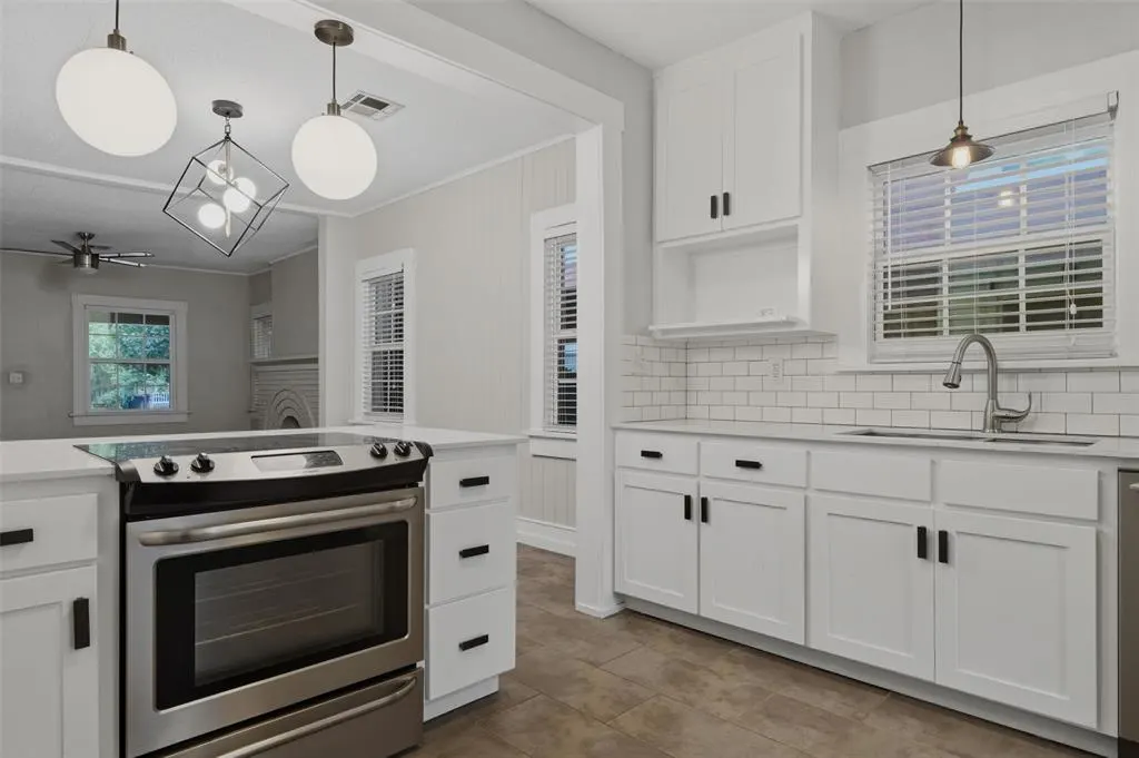 Photo 11 — 1824 NW 11th Street, Oklahoma City, OK 73106