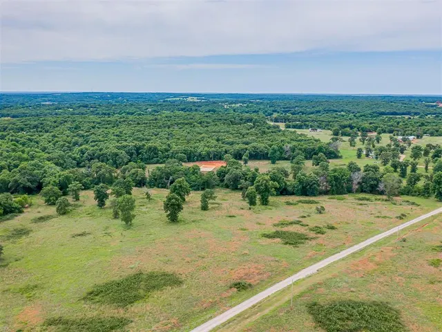Photo 4 — 31964 Red Hawk Drive, Wanette, OK 74878