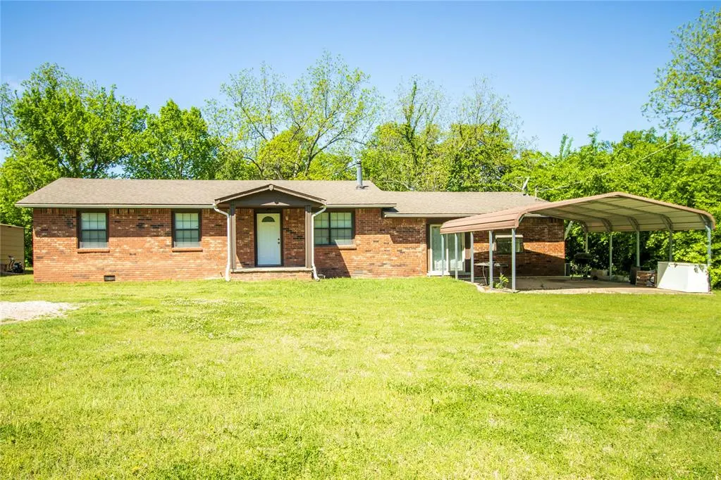 Front exterior — 342302 E 1070 Road, Meeker, OK 74855