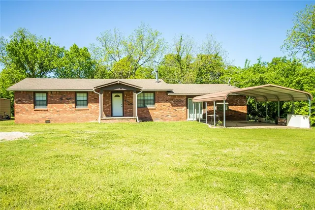 Front exterior — 342302 E 1070 Road, Meeker, OK 74855