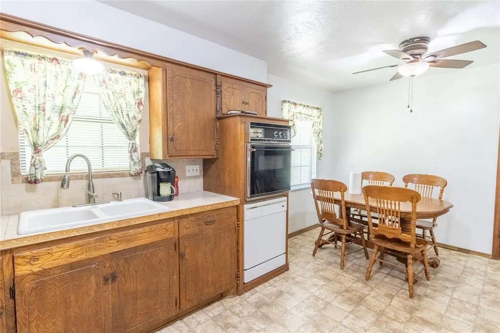 Photo 17 — 342302 E 1070 Road, Meeker, OK 74855