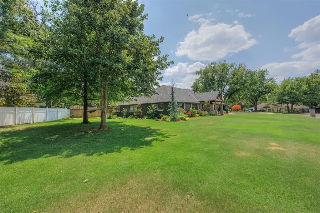 Photo 4 — 2503 Walnut Road, Norman, OK 73072